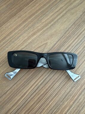 Gucci GG0516S Rectangular Black Sunglasses